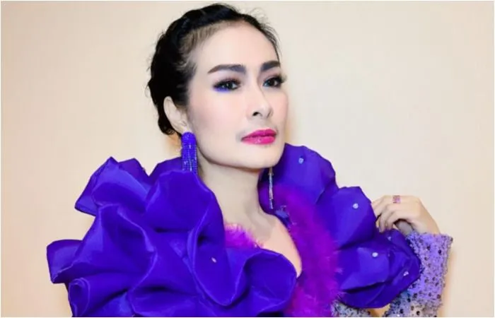 Iis Dahlia merasa dirinya tidak perlu konsultasi ke dokter atau psikolog meski ia mengaku mengidap OCD.