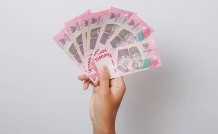 Masyarakat harus memastikan bahwa pinjaman online atau pinjol legal aman dan terdaftar di OJK (Otoritas Jasa Keuangan).