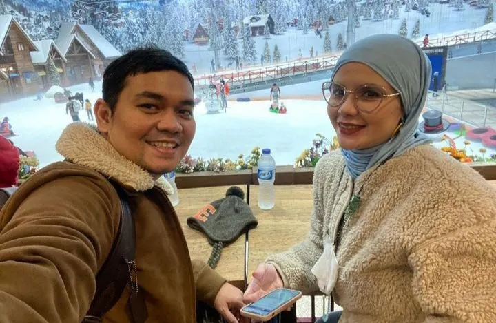 Isu keretakan rumah tangga Indra Bekti dan Aldila Jelita sangat hangat diperbincangkan oleh publik. Pasalnya, Indra Bekti digugat cerai oleh Aldila di Pengadilan Agama Jakarta Selatan.