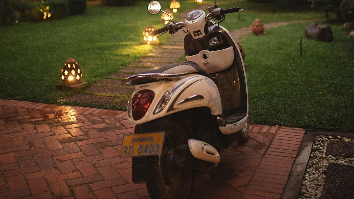 Jika Anda adalah pemilik motor matic, memilih oli yang tepat sangatlah penting untuk menjaga kesehatan mesin dan performa kendaraan.