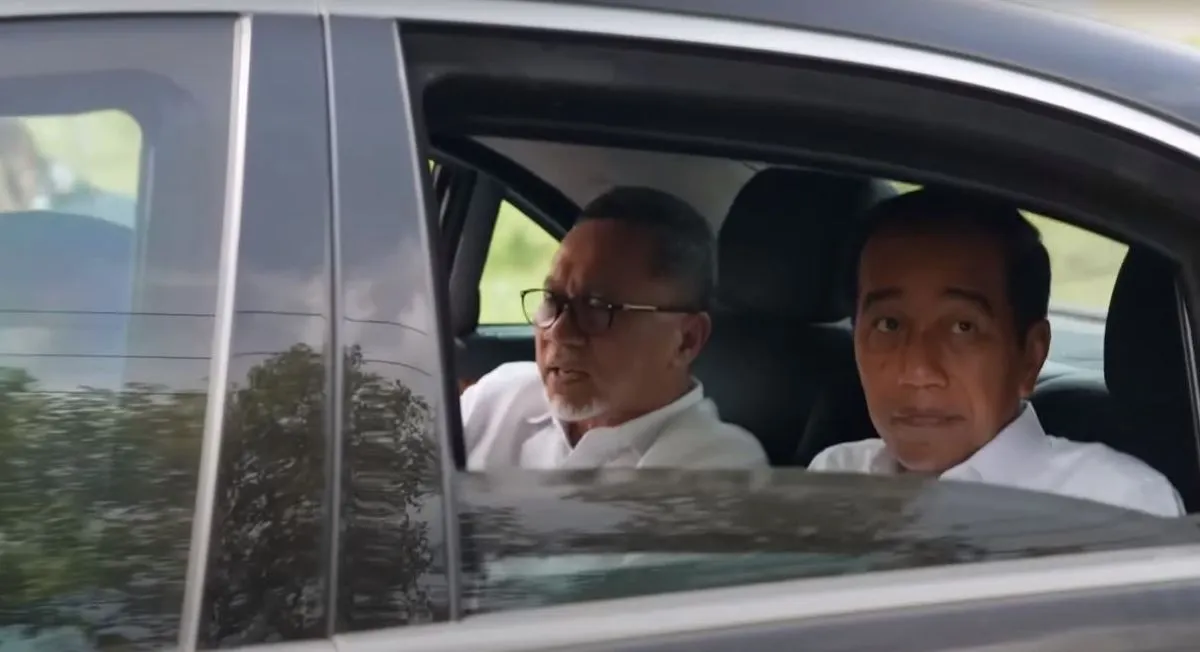 Jokowi Meninjau Keadaan Jalan di Provinsi Lampung