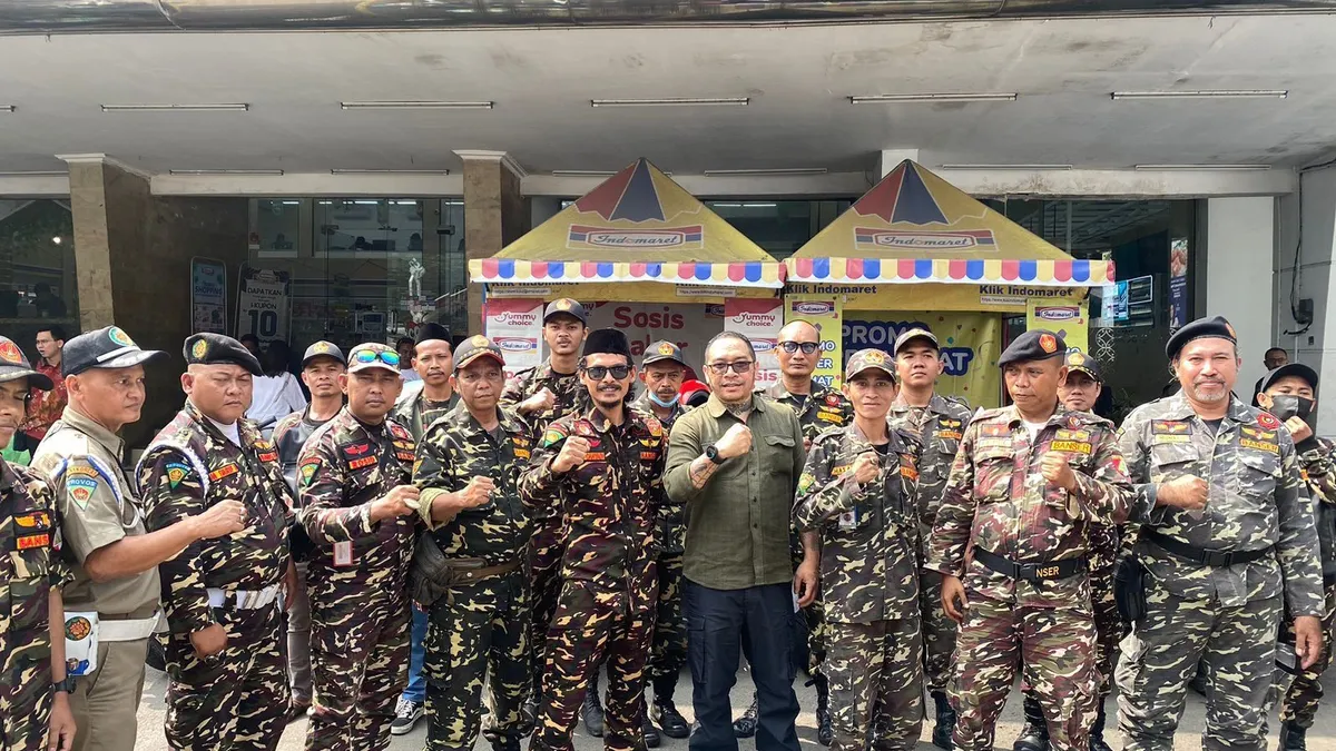 Jonathan Latumahina hadiri sidang dakwaan Mario Dandy dan Shane Lukas dikawal Banser