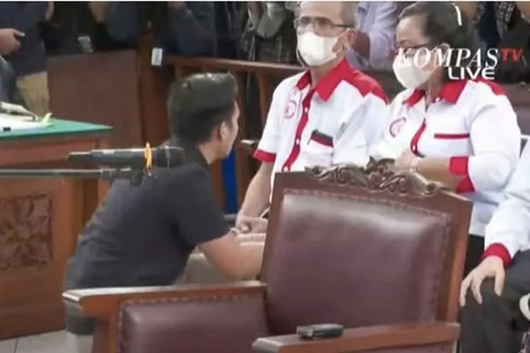 Kamaruddin Simanjuntak ungkap keluarga Nofriansyah Yosua Hutabarat menerima putusan vonis hakim pada Richard Eliezer.