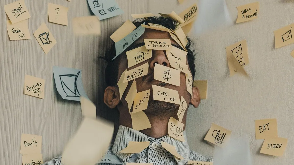 Ada tanda-tanda kelelahan mental yang perlu diwaspadai serta beberapa cara untuk mengatasi dan mengurangi kelelahan mental.