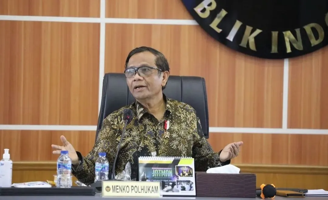 Mahfud MD mengatakan jika ia mendapat laporan mengenai adanya pergerakan dana mencurigakan di Kemenkeu.
