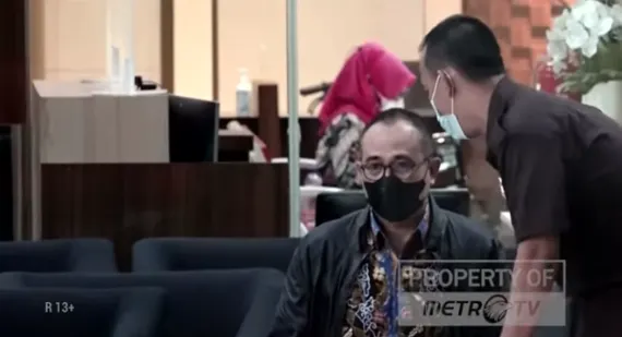 Mantan pejabat Ditjen Pajak Rafael Alun dikabarkan akan kabur ke luar negeri untuk menghindari penyelidikan KPK.