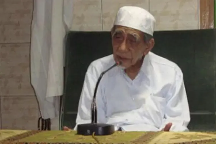 KH Maimun Zubair alias Mbah Moen