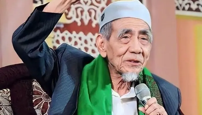 KH Maimoen Zubair atau biasa disapa Mbah Moen pernah memberikan nasihat kepada umat Islam tidak melawan ketetapan Allah SWT.