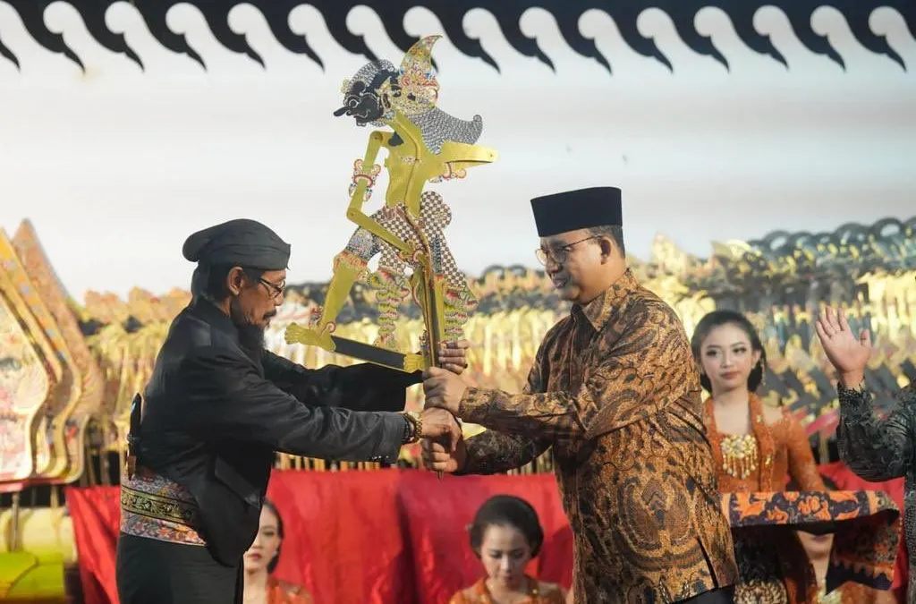 Anies Baswedan dan KRT Yatno Gondo Darsono