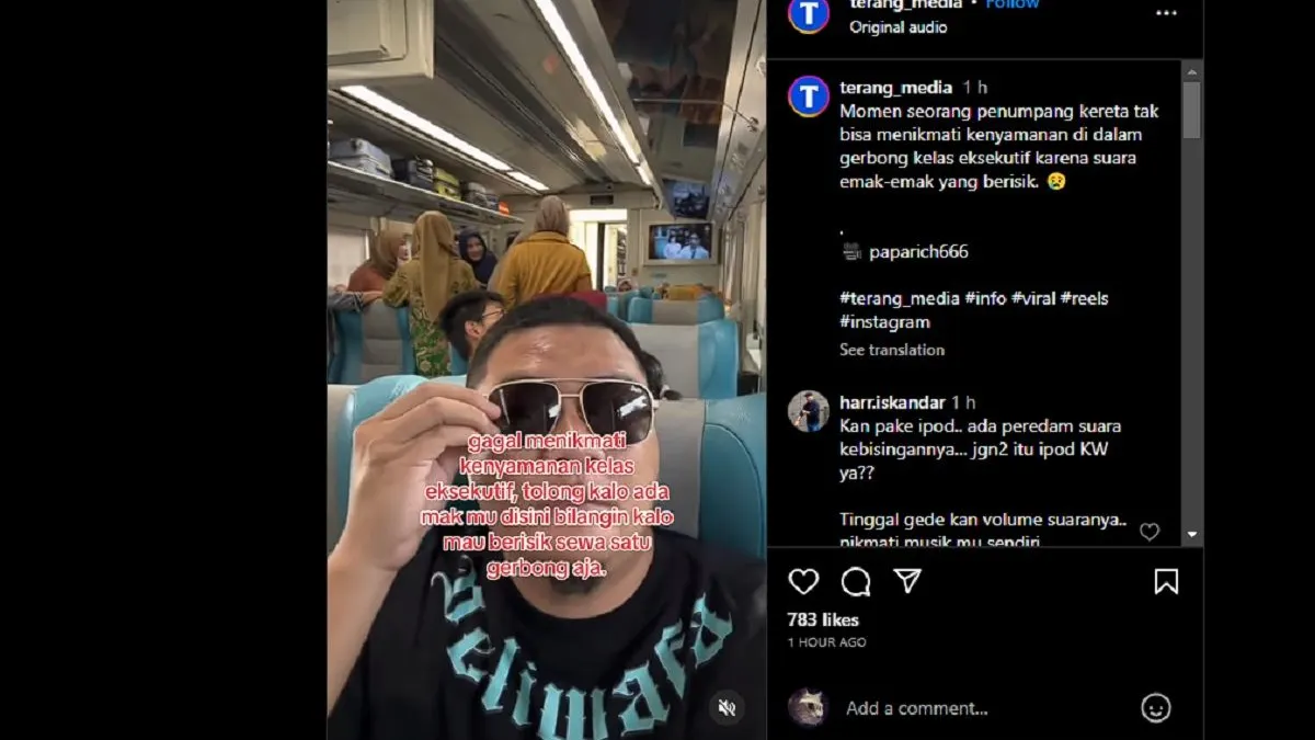Penumpang kereta tersebut terlihat mengeluh karena tidak bisa menikmati kenyamanan KA Eksekutif gara-gara sekumpulan emak-emak yang berisik.