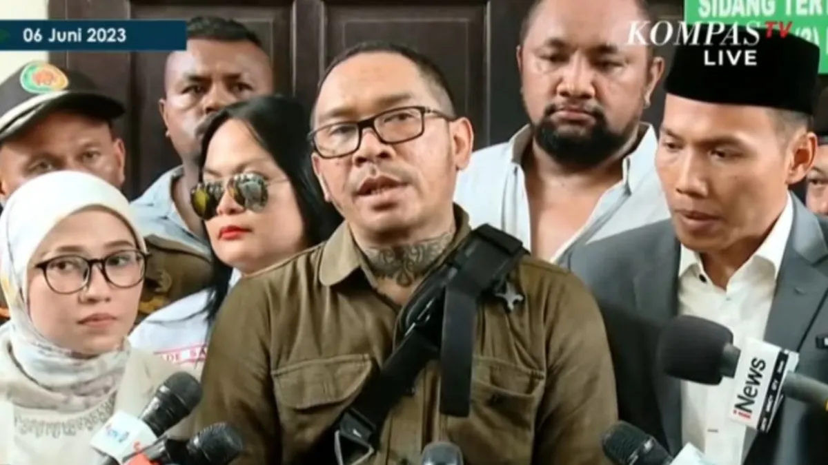 Jonathan Latumahina, ayah David Ozora