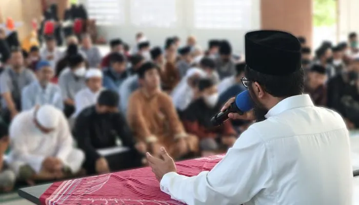 Illustrasi. Penceramah sedang Mendakwah di Bulan Ramadan 