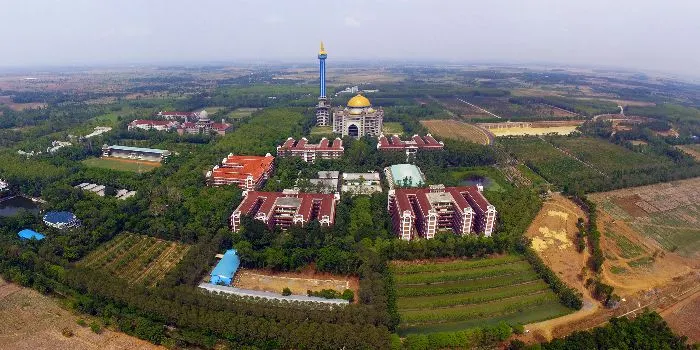 Saat ini masyarakat Indramayu menduga bahwa Ponpes Al Zaytun telah menyelewengkan dana zakat, infaq dan sodaqoh.