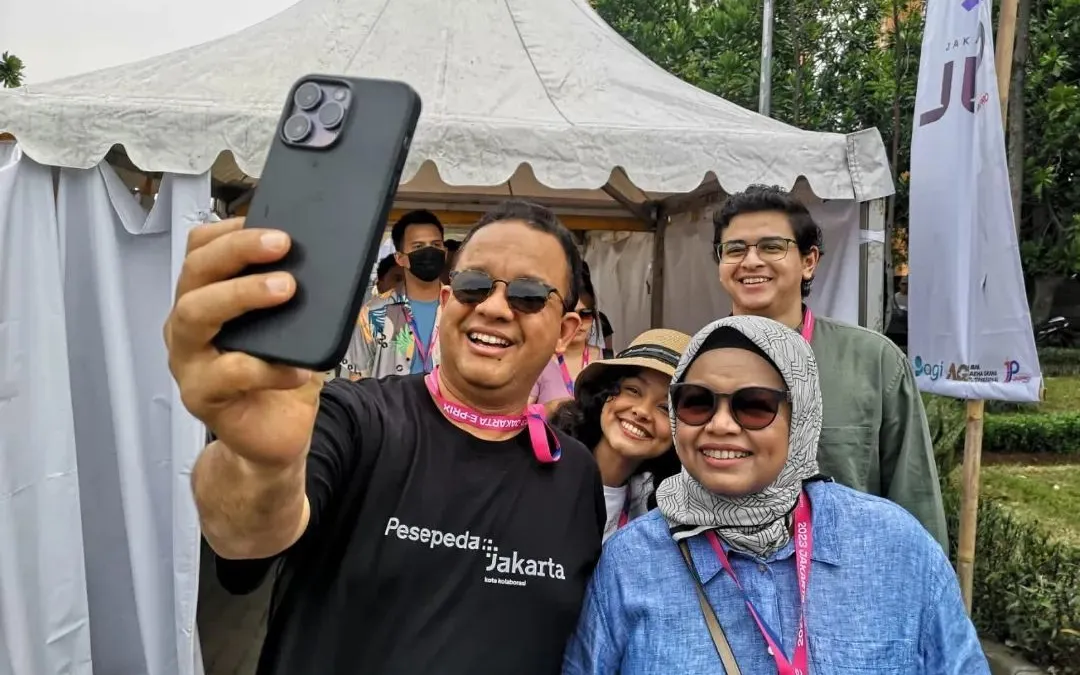 Anis Baswedan dan keluarga di Formula E