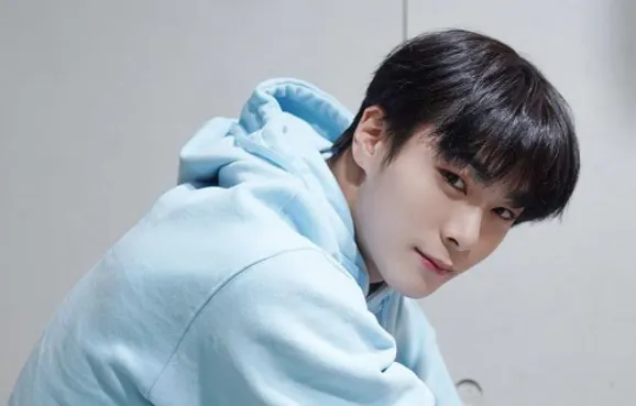 Moonbin ASTRO meninggal dunia jelang menggelar fanmeeting dan fancon pada bulan Mei 2023 mendatang di Jakarta.