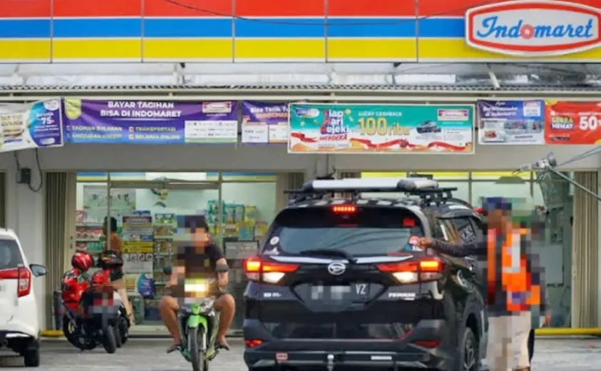 Indomaret, salah satu perusahaan retail terkemuka di Indonesia, kembali membuka peluang kerja bagi lulusan SMA-SMK yang berminat bergabung dengan timnya.