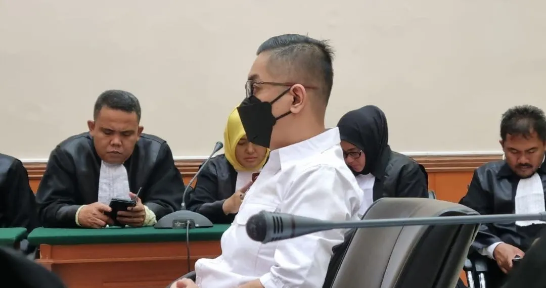 Dody Prawiranegara Saat Menjalani Sidang Tuntutan