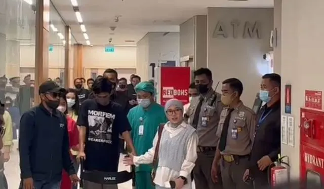 David Ozora saat berjalan di RS Mayapada, Jakarta Selatan, Minggu (16/4/2023).