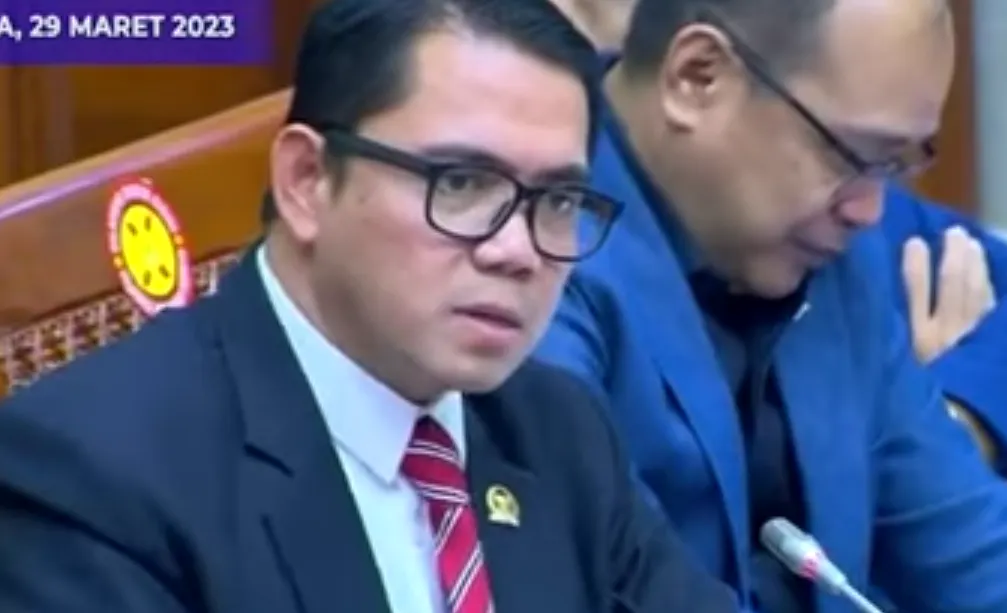 Arteria Dahlan dalam rapat Komisi III DPR