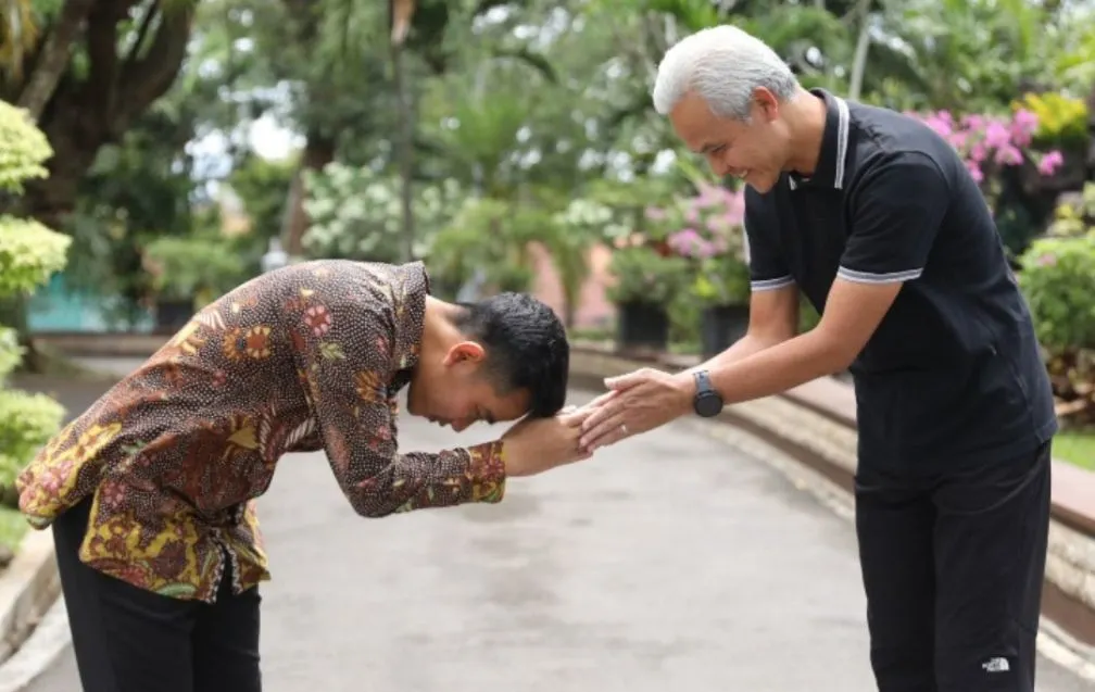 Momen pertemuan Gibran Rakabuming dan Ganjar Pranowo