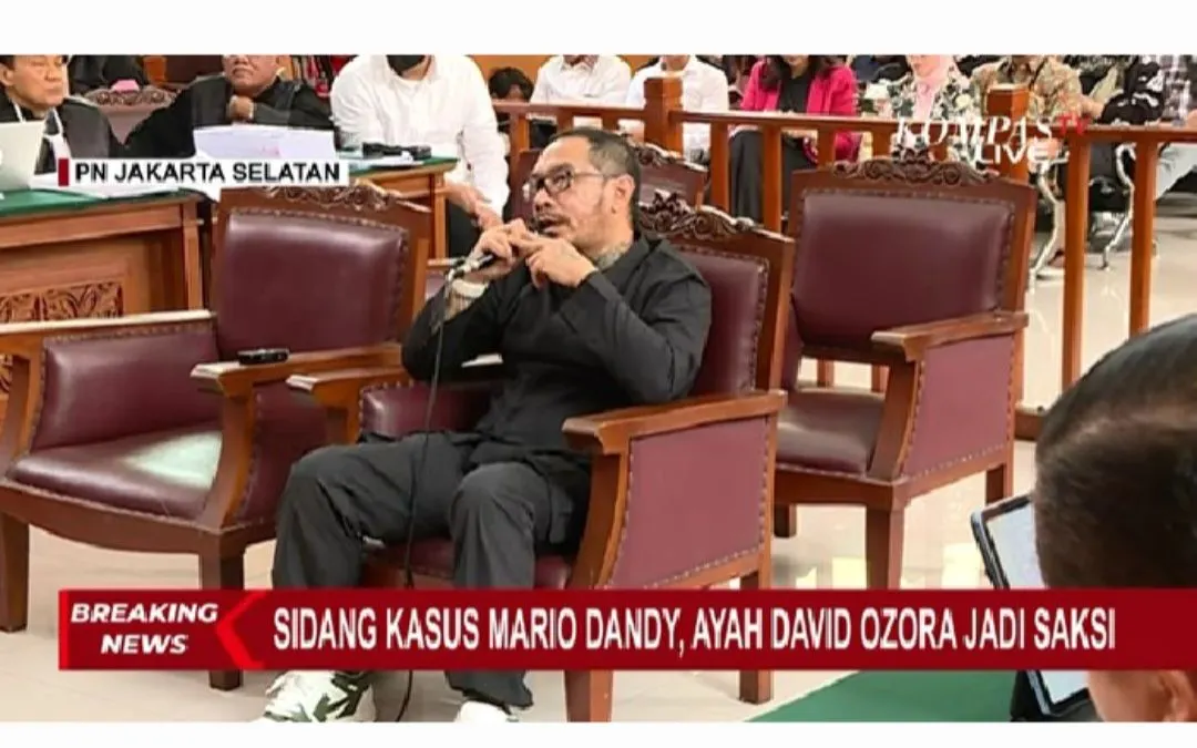 Ayah David Ozora, Jonathan Latumahima