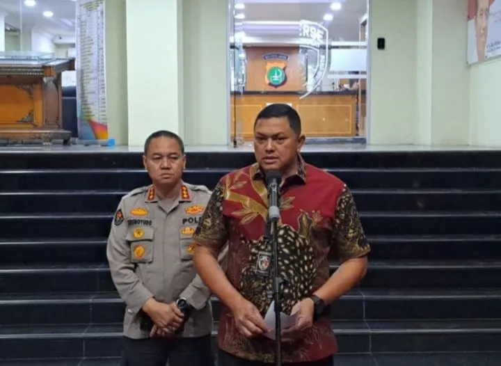 Dirreskrimum Polda Metro Jaya Kombes Pol Hengki Haryadi dan jajarannya.