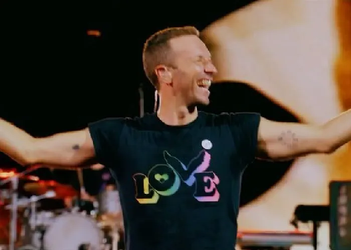 Chris Martin, vokalis Coldplay, mengungkapkan bahwa &quot;My Universe&quot; memiliki makna mendalam yang ingin disampaikan.