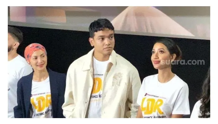Wanda Hamidah (kiri), Fadly Faisal, dan Rita Nurmaliza