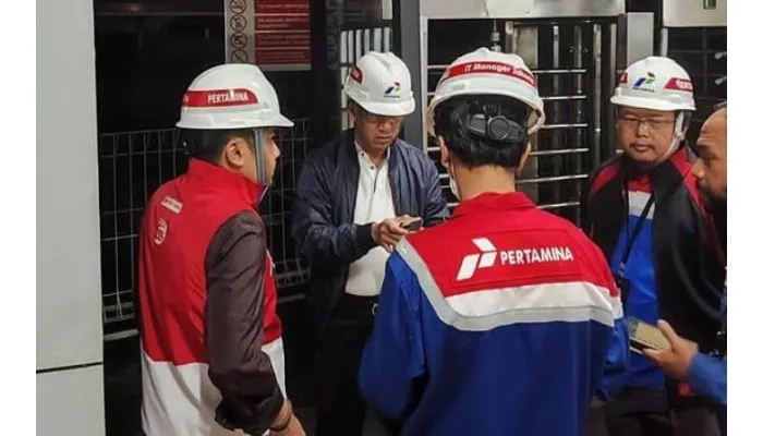  PJ Gubernur DKI Heru Budi Hartono meninjau lokasi kebakaran Depo Pertamina Plumpang