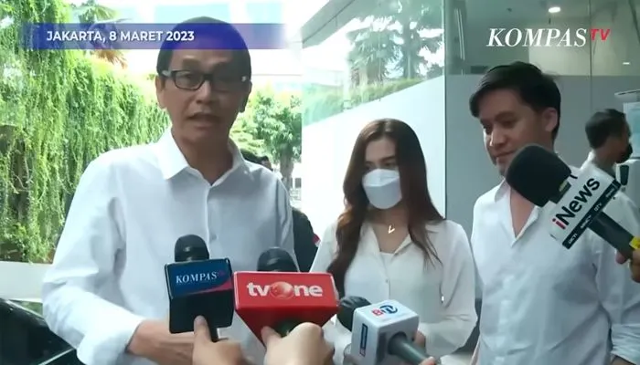Addie MS bersama Kevin Aprilio