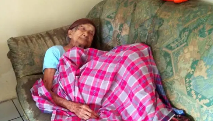 Waniti Nenek 120 Tahun di Kota Batu