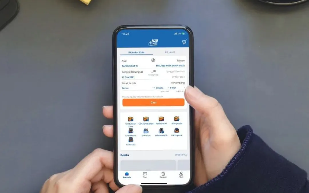 Ilustrasi Tiket Kereta: Cerita Mahasiswa yang bantuk bapak-bapak beli tiket kereta api viral
