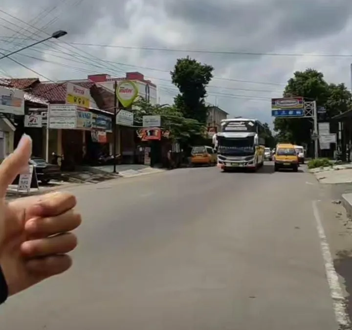 Fenomena bus telolet kini kembali lagi dan viral di TikTok
