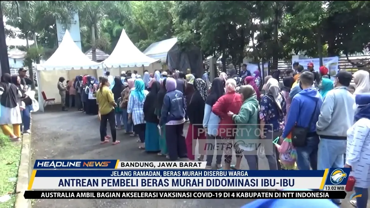 Suasana Antrian Beras Murah di Bandung