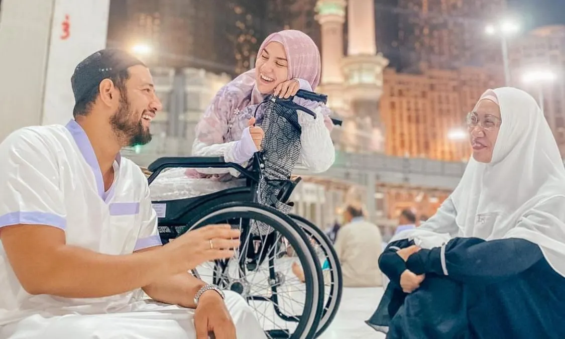 Potret kebersamaan Ammar Zoni dengan ibu Irish Bella, Susanti Arifin