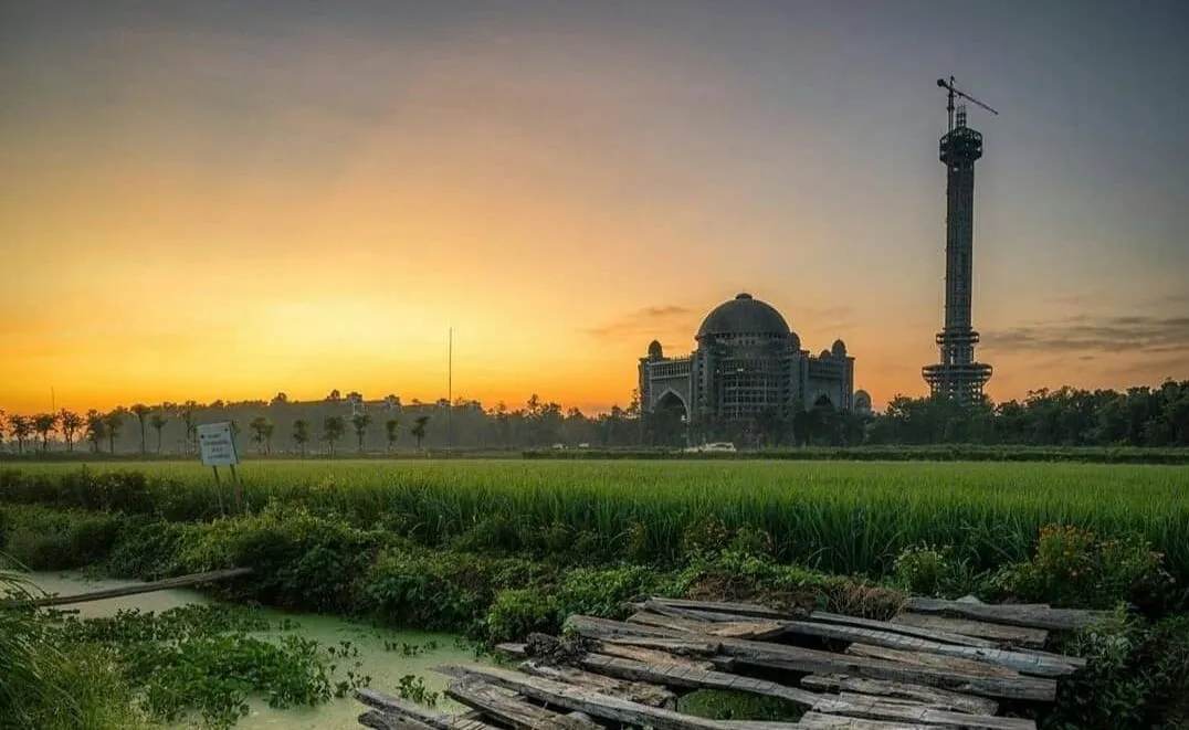 Kasus dugaan penistaan agama yang dilakukan oleh pimpinan Pondok Pesantren Al Zaytun, Panji Gumilang, masih ditangani oleh pihak kepolisian.