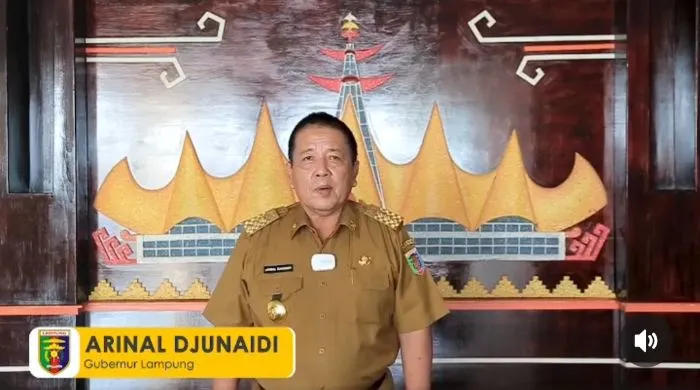 Arinal Djuanidi, Gubernur Lampung yang jadi sorotan netizen lantaran jalanan rusak di Lampung.
