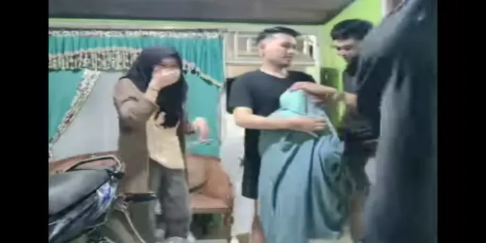Viral kedatangan Anak Bungsu saat Mudik Bikin Haru Keluarga