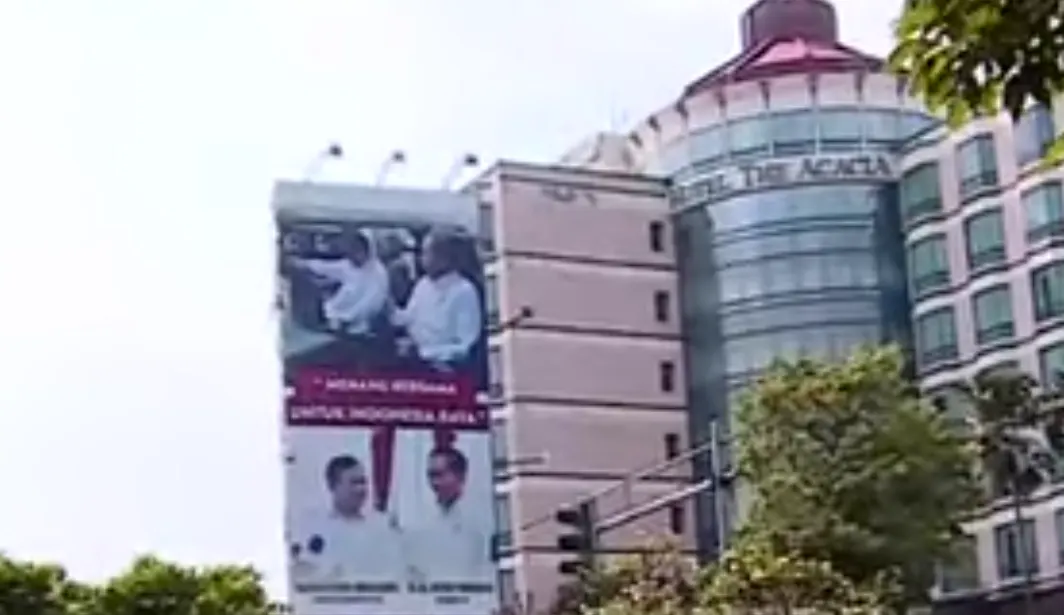 Baliho Gambar Presiden Jokowi dan Capres Prabowo Subianto