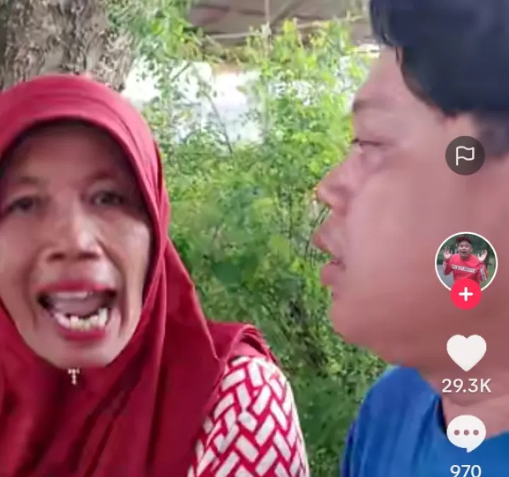 Duet Kolaborasi Pengguna Akun TikTok