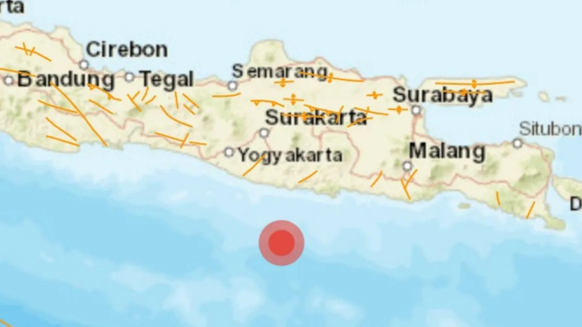 Gempa bumi dengan skala magnitudo M 5,5 yang telah mengguncang Selatan Jawa tepatnya di Pacitan, Jawa Timur pada hari Minggu, 23 Juli 2023 pukul 19.33 WIB.