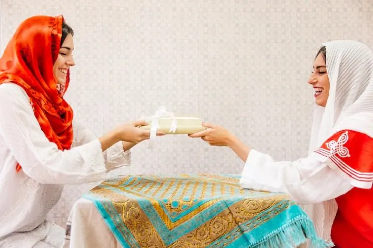 Ilustrasi ucapan Idul Fitri kepada teman yang bijak dan lucu.