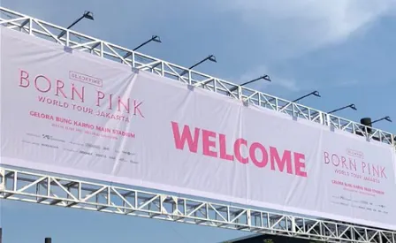 Konser BLACKPINK di Gelora Bung Karno (GBK) Jakarta pada tanggal 11 dan 12 Maret 2023 telah menjadi topik hangat di kalangan penggemar BLACKPINK di Indonesia.