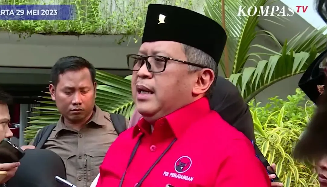 Sekretaris Jenderal (Sekjen) PDI Perjuangan, Hasto Kristiyanto menanggapi pernyataan Dennyn Indrayana terkait pemilu yang akan diselenggarakan tahun 2024.