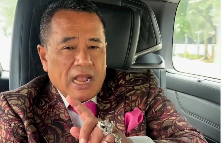 Sopir bus tersangka, Hotman Paris turun tangan ikut menyelidiki kasus kecelakaan bus di objek wisata Guci, Tegal, Jawa Tengah.