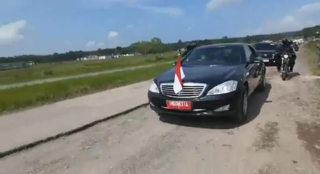 Presiden Jokowi lakukan kunjungan kerja untuk tinjau jalan di daerah Lampung