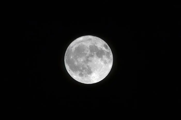 Ilustrasi gerhana bulan penumbra