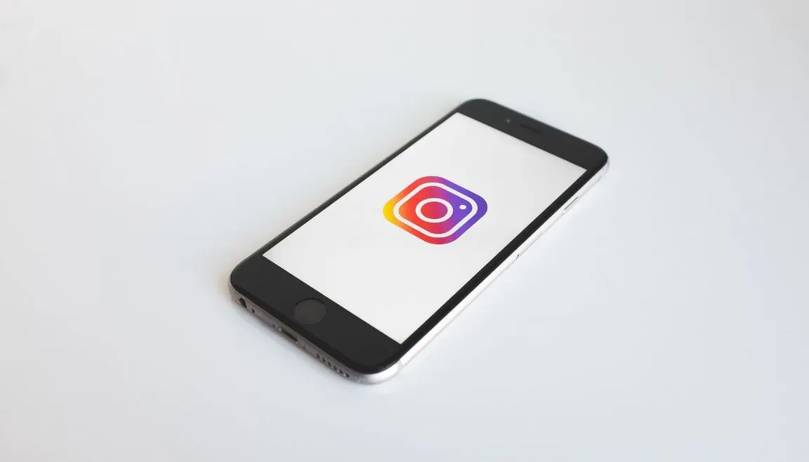 Instagram Bakal Pakai Teknologi AI di Fitur Baru, Bisa Hapus Objek yang Tidak Diinginkan (Pixabay.com/Minakel2003)