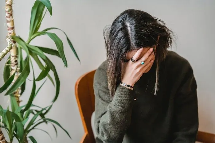 7 Tanda Kamu Telah Merugikan Diri Sendiri, Stop Kebiasaan Buruk Ini Agar Hidup Lebih Damai