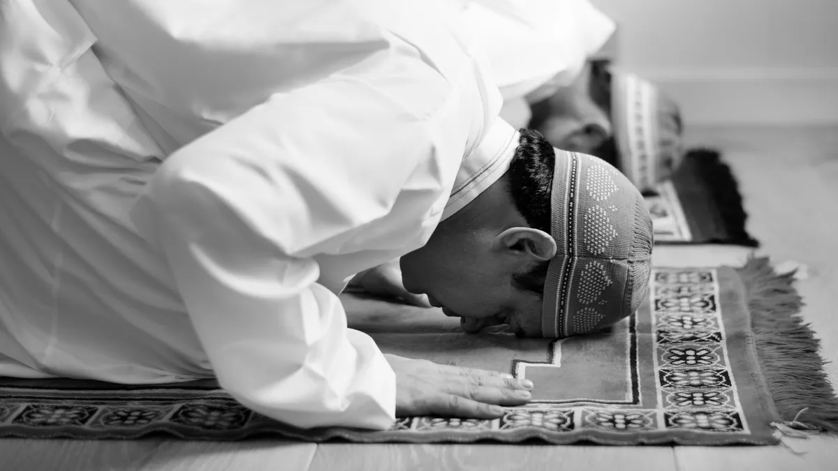 Ilustrasi salat  &nbsp;